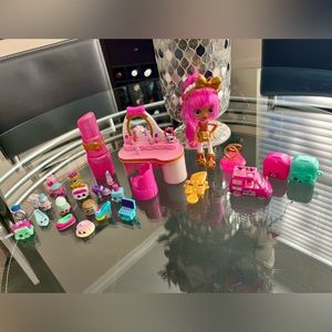 Shopkins Shoppies Lippy Lulu's Beauty Boutique Toy Playset & 20+ Bonus Shopkins
